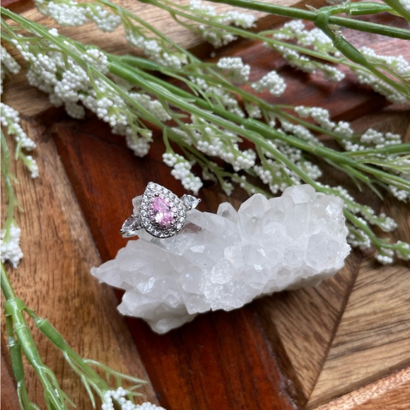 Ring - Picture 3 of 13